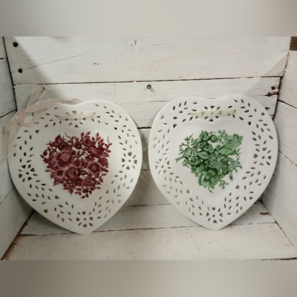 Set of 2 Heart Shaped Decorative Plates for Wall or Table Top Display Lacey